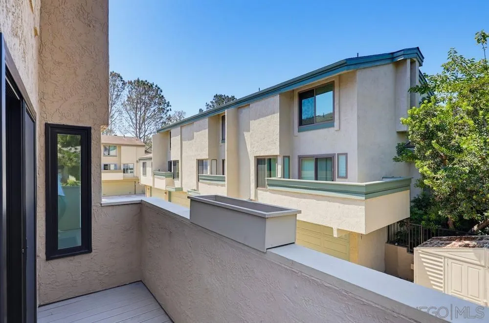 3249 Caminito Eastbluff #31 La Jolla, CA 92037