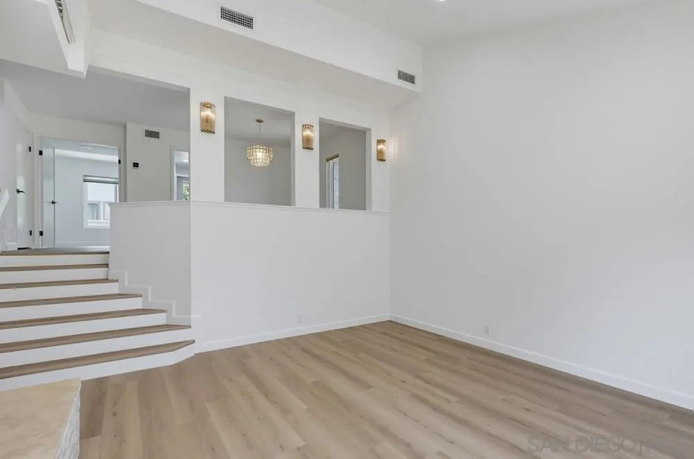 3249 Caminito Eastbluff #31 La Jolla, CA 92037