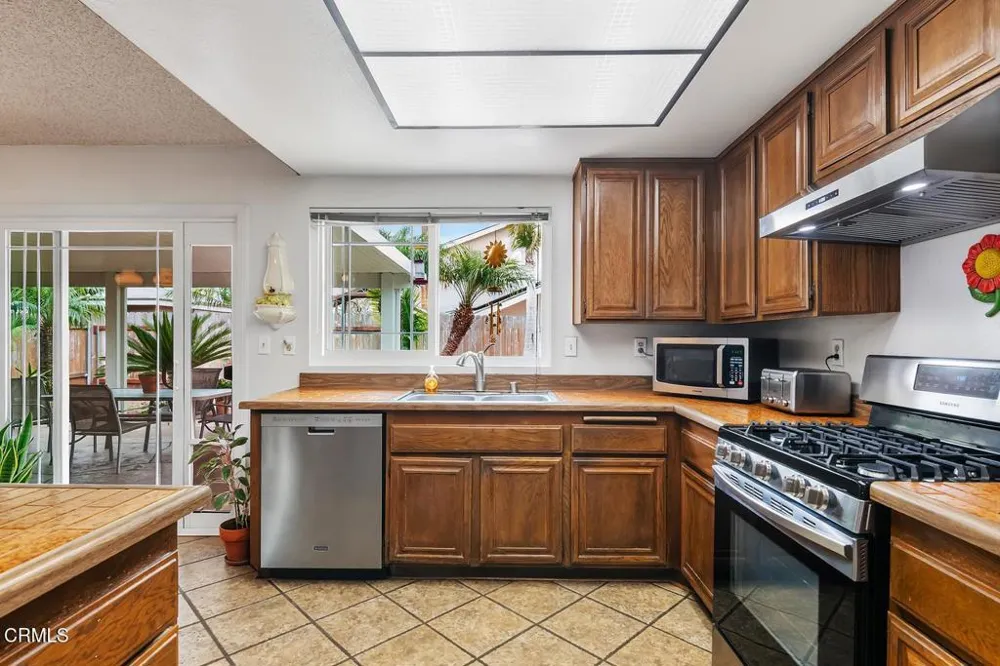 1553 Sierra Madre Drive Camarillo, CA 93010