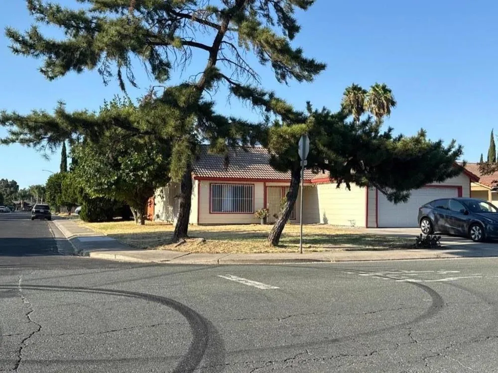 2403 Bordeaux Avenue Stockton, CA 95210