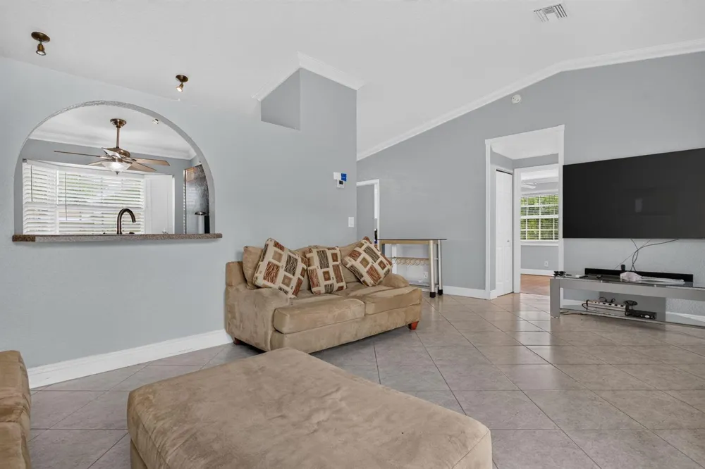 7516 NW 88th Terrace Tamarac, FL 33321