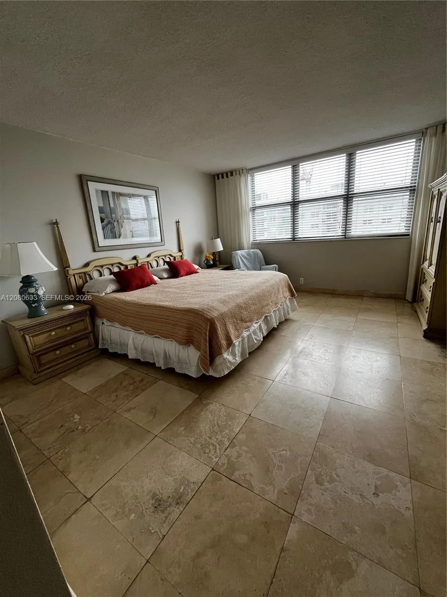 9225 Collins Ave #1003 Surfside, FL 33154