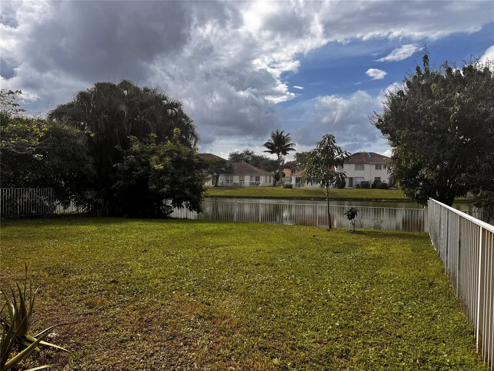 1820 NW 78th Avenue Pembroke Pines, FL 33024