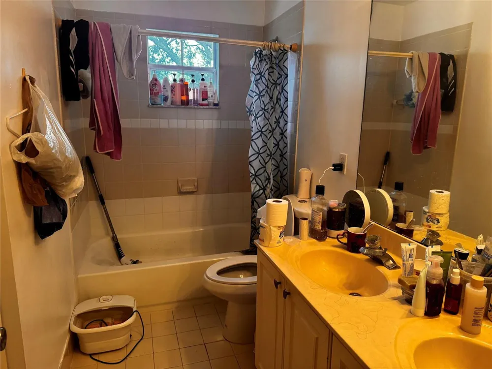 1820 NW 78th Avenue Pembroke Pines, FL 33024