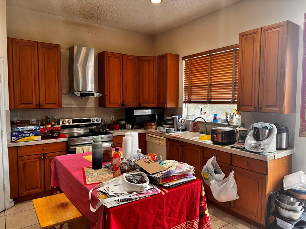 1820 NW 78th Avenue Pembroke Pines, FL 33024