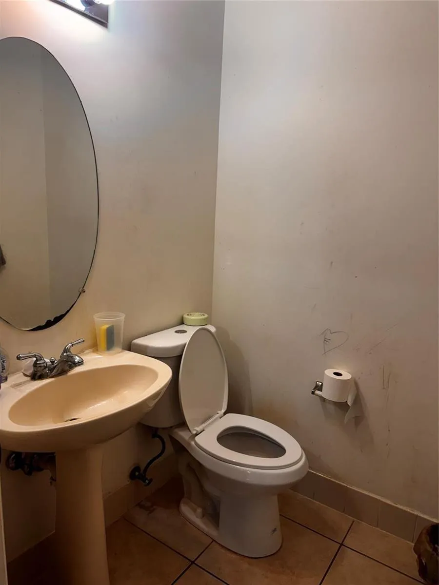 1820 NW 78th Avenue Pembroke Pines, FL 33024