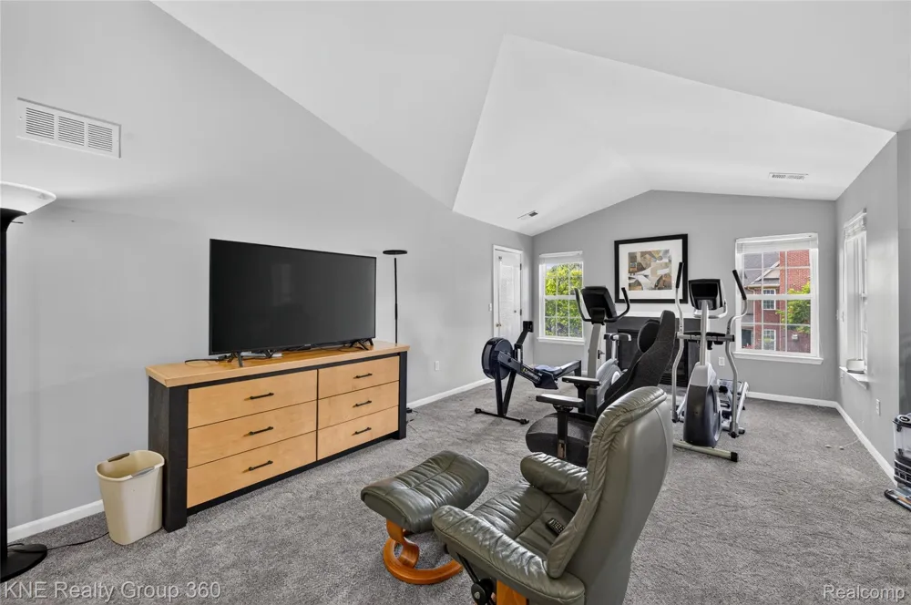 4077 Berkeley Ave Canton Charter Township, MI 48188
