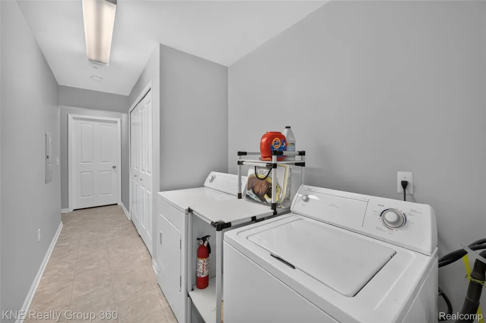 4077 Berkeley Ave Canton Charter Township, MI 48188