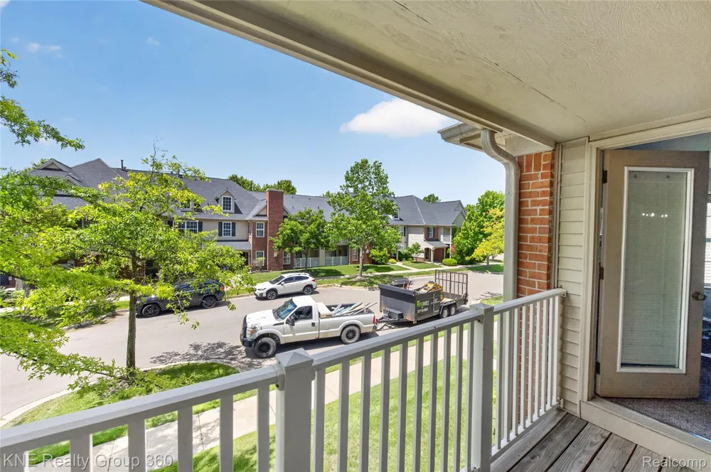 4077 Berkeley Ave Canton Charter Township, MI 48188