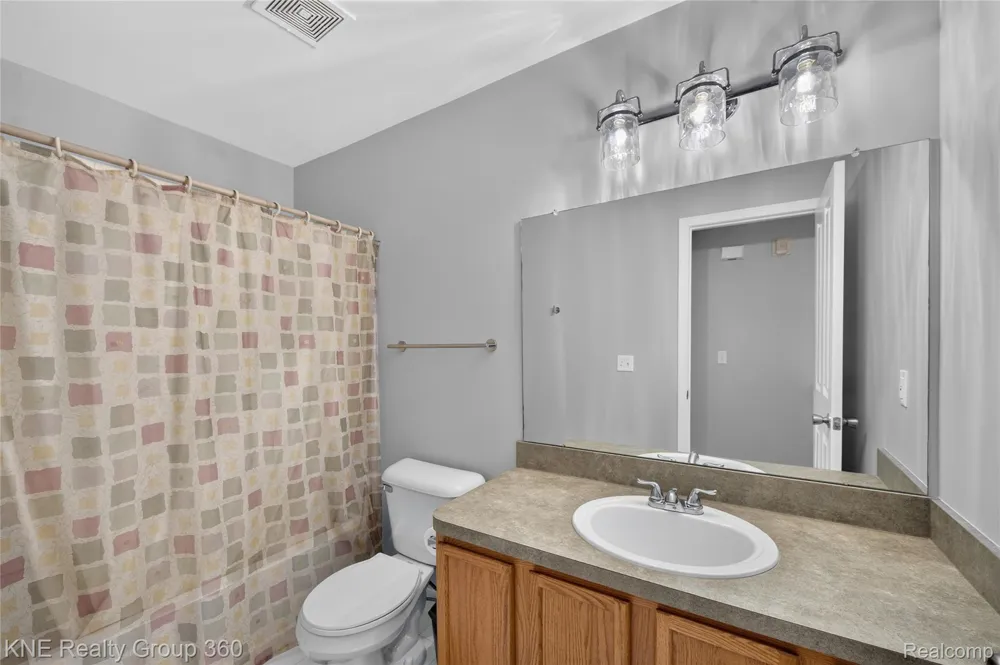 4077 Berkeley Ave Canton Charter Township, MI 48188