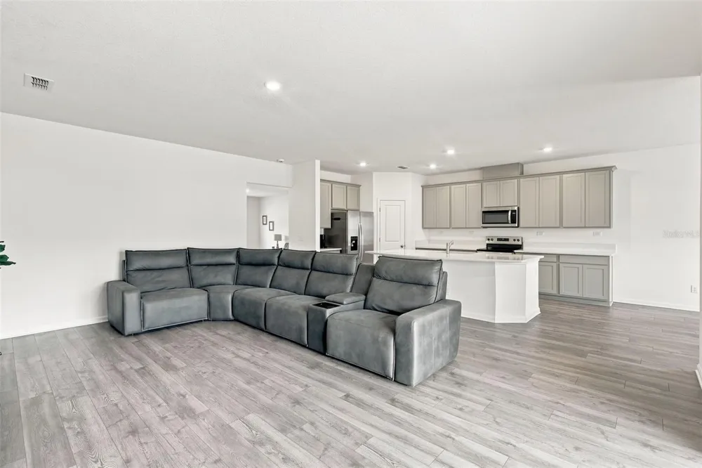 4768 ARGAND DRIVE Jacksonville, FL 32218