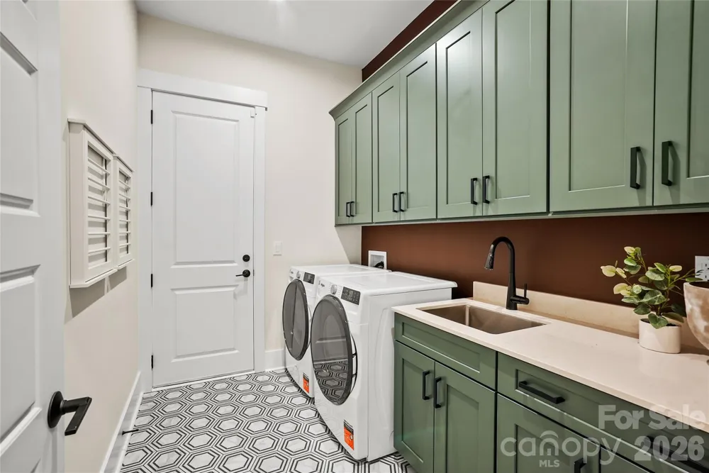 1012 McCoy Farm Drive Wesley Chapel, NC 28104