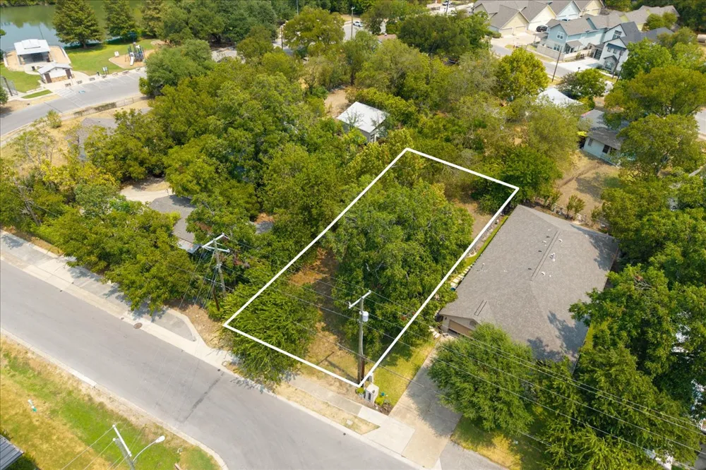 513 Lewis Street Round Rock, TX 78664