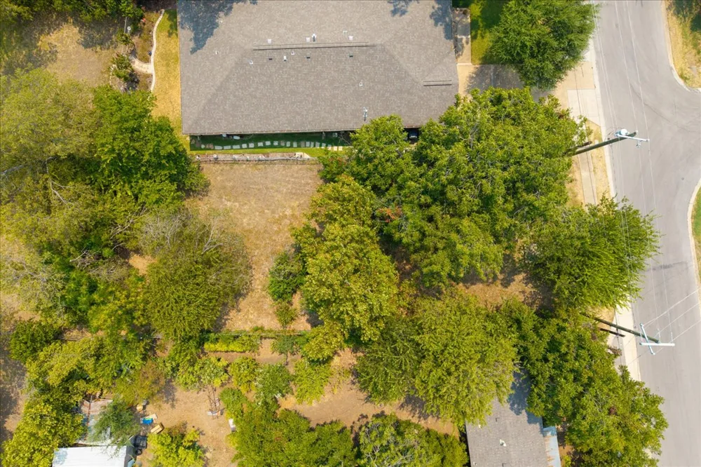 513 Lewis Street Round Rock, TX 78664