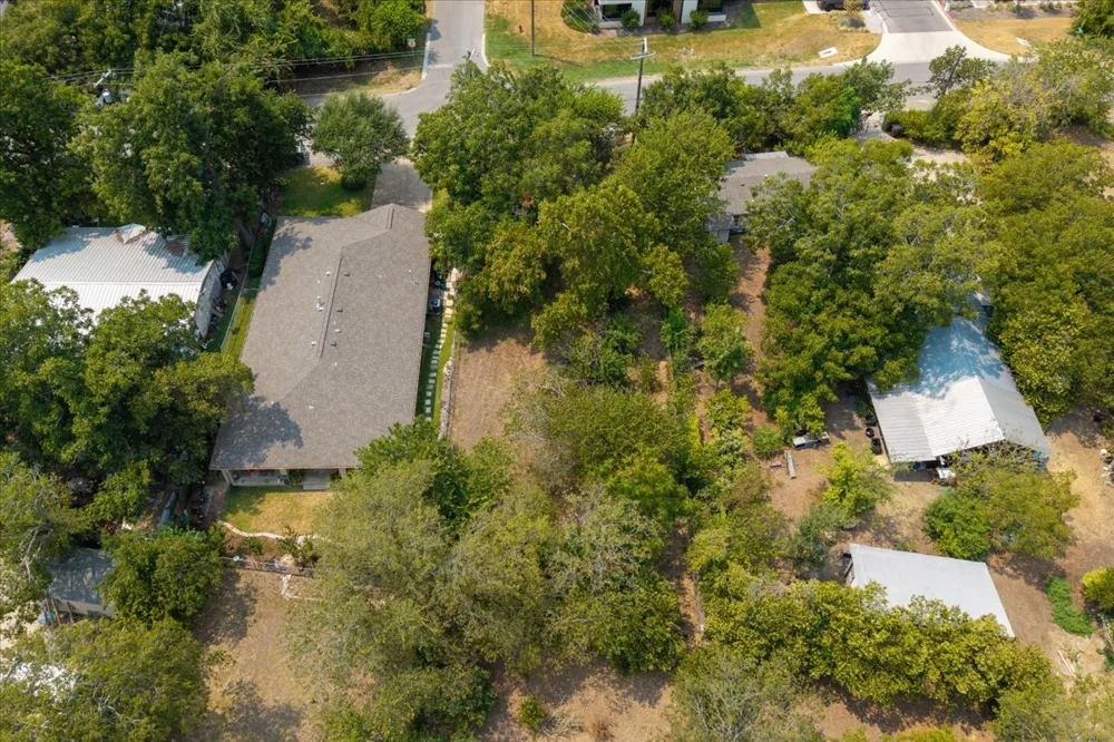 513 Lewis Street Round Rock, TX 78664