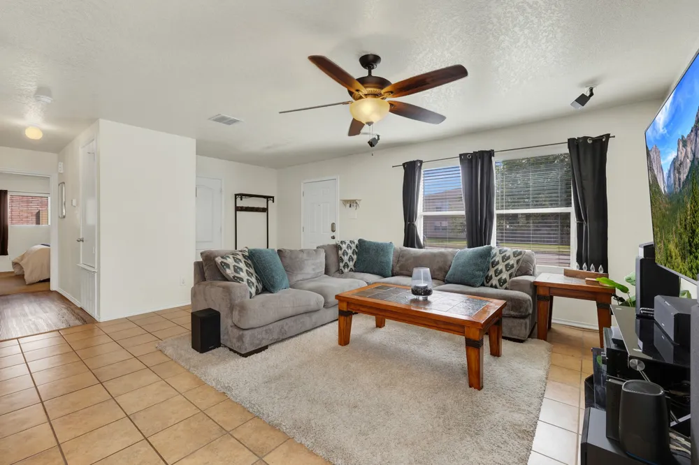 603 NW Crossing Drive New Braunfels, TX 78130