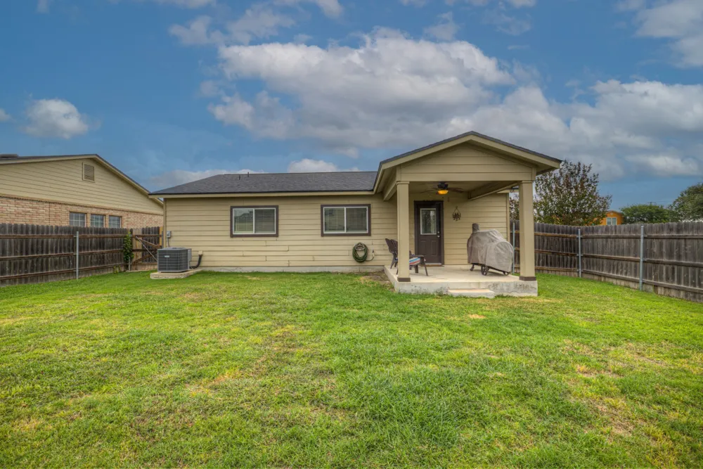 603 NW Crossing Drive New Braunfels, TX 78130