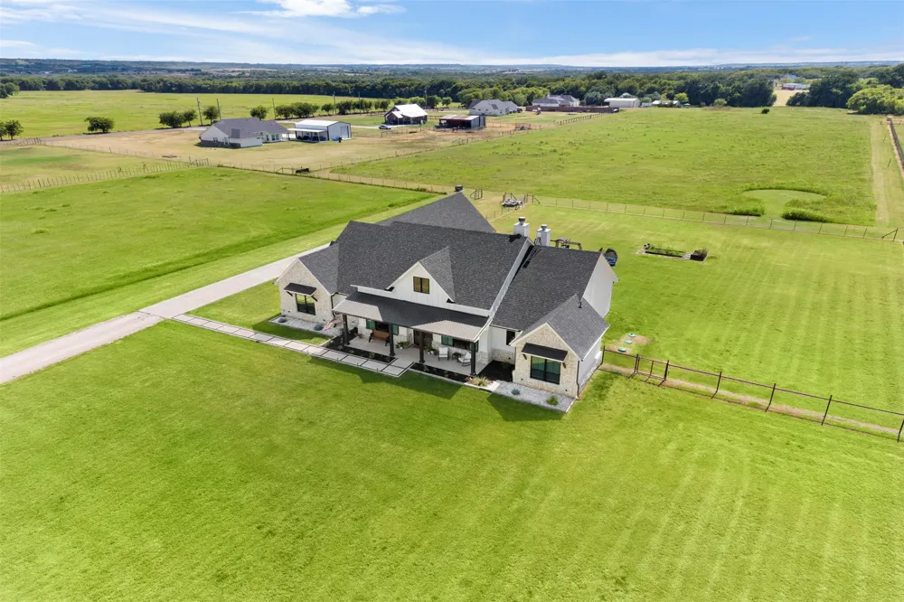 861 Brindley Road Maypearl, TX 76064