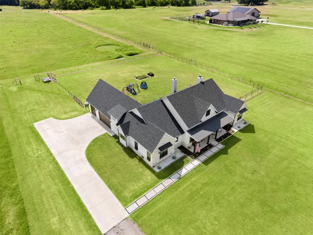 861 Brindley Road Maypearl, TX 76064
