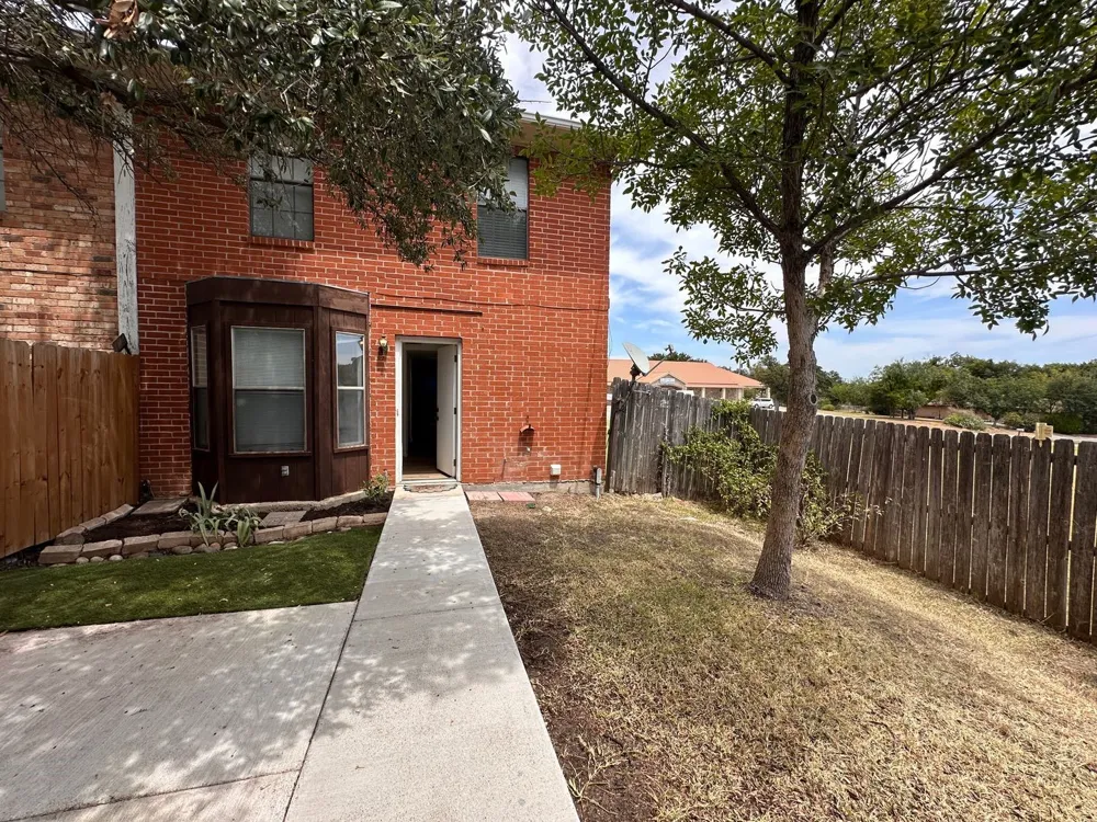 1601 14th Brownwood, TX 76801