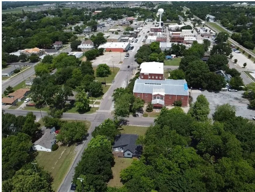 223 E Shreveport Street Van Alstyne, TX 75495