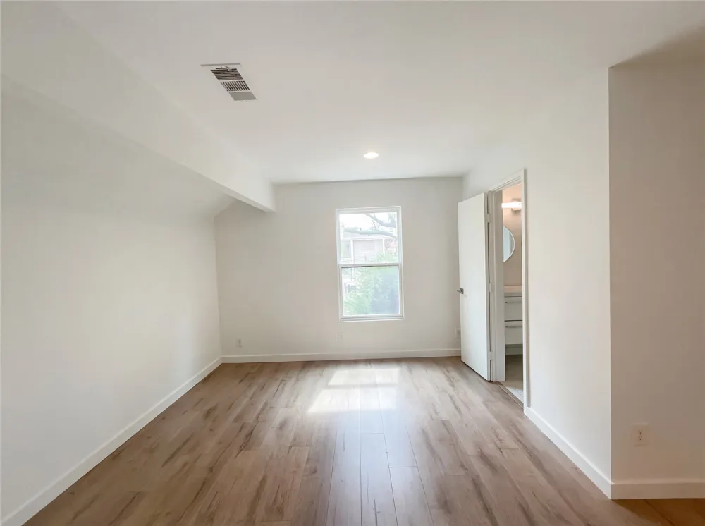 7121 Winding Creek Road Dallas, TX 75252