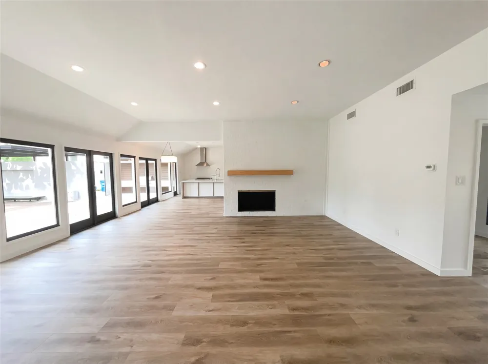 7121 Winding Creek Road Dallas, TX 75252