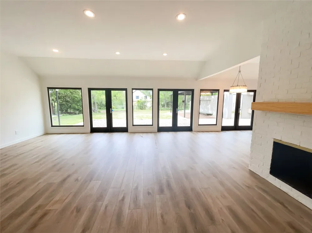 7121 Winding Creek Road Dallas, TX 75252