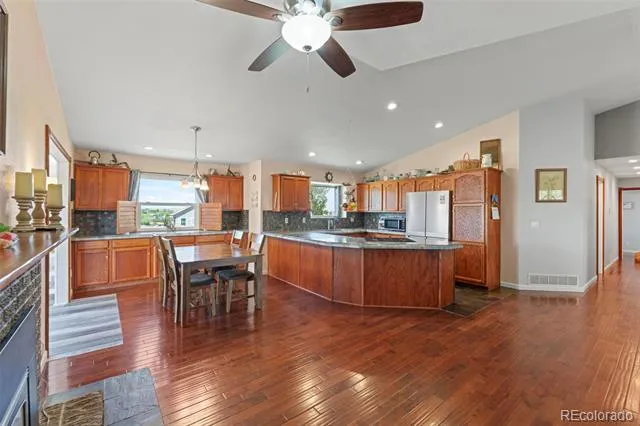 8191 Sun Country Drive Elizabeth, CO 80107