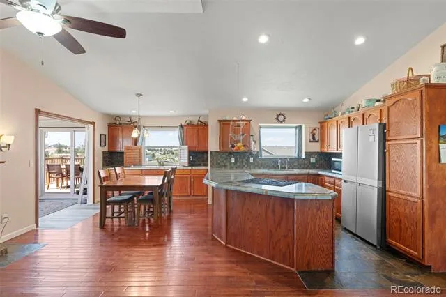 8191 Sun Country Drive Elizabeth, CO 80107