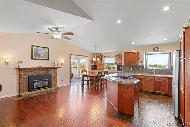 8191 Sun Country Drive Elizabeth, CO 80107