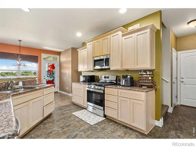 7182 Lakota Lakes Road Johnstown, CO 80534
