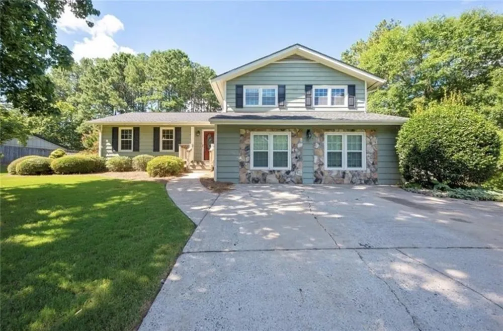392 Heritage Lane Alpharetta, GA 30009