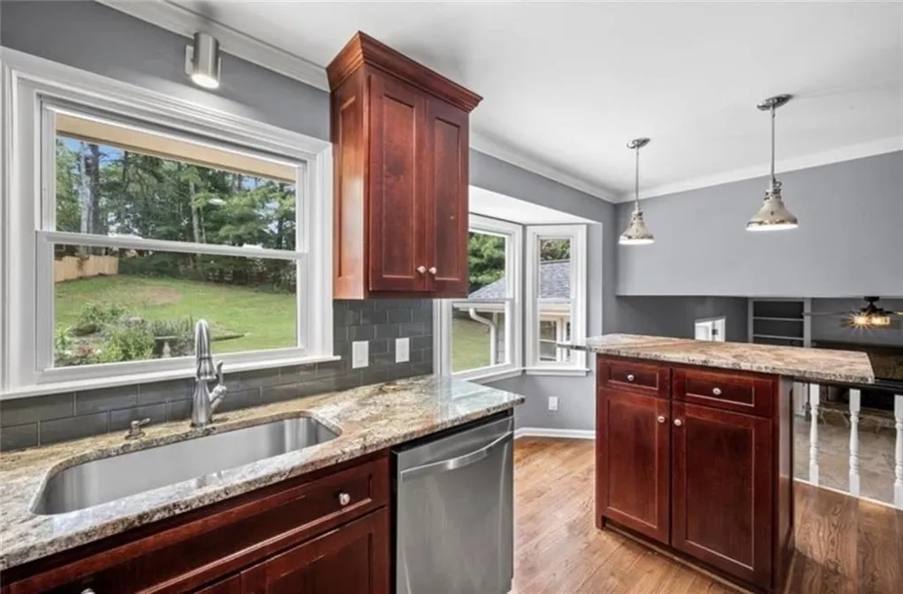 392 Heritage Lane Alpharetta, GA 30009