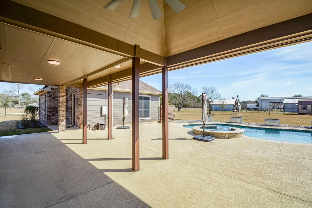16173 Oaklawn Drive Splendora, TX 77372