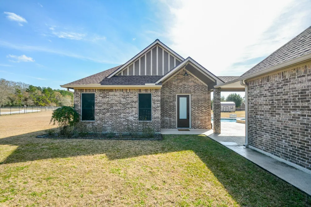 16173 Oaklawn Drive Splendora, TX 77372