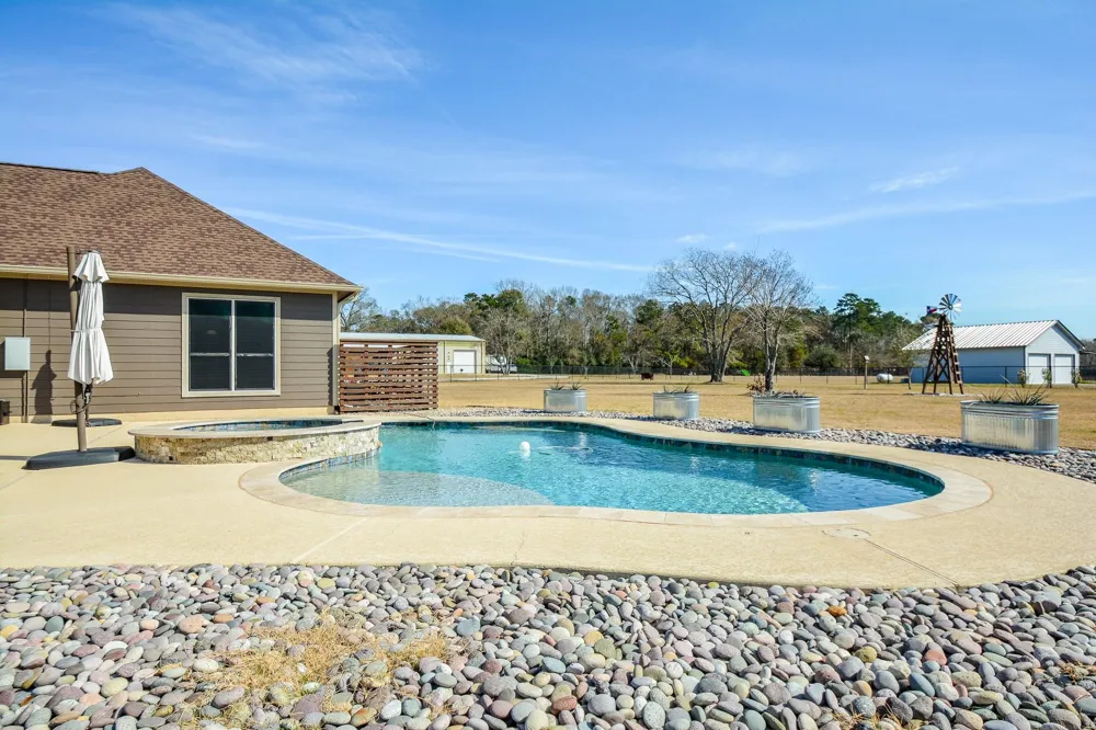 16173 Oaklawn Drive Splendora, TX 77372