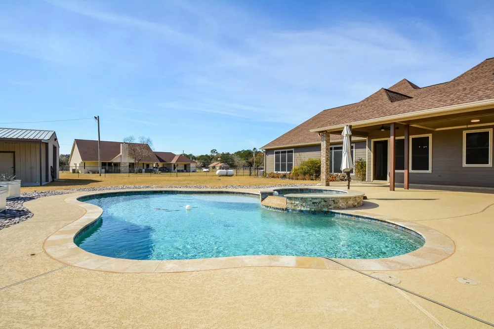 16173 Oaklawn Drive Splendora, TX 77372