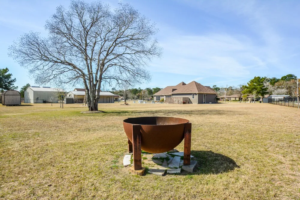 16173 Oaklawn Drive Splendora, TX 77372