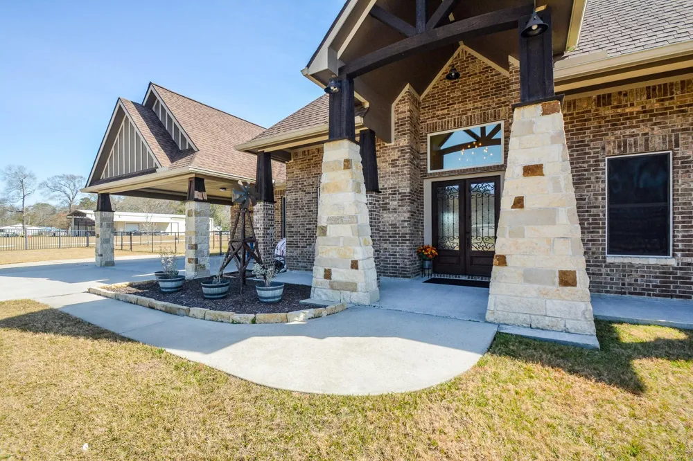 16173 Oaklawn Drive Splendora, TX 77372