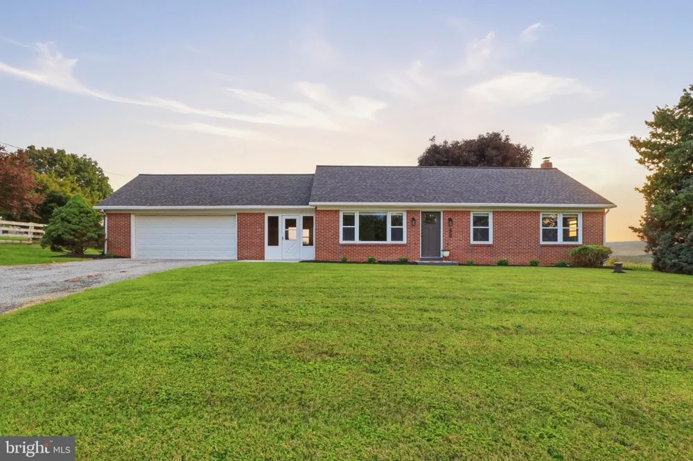 1724 JEFFERSON ROAD Spring Grove, PA 17362
