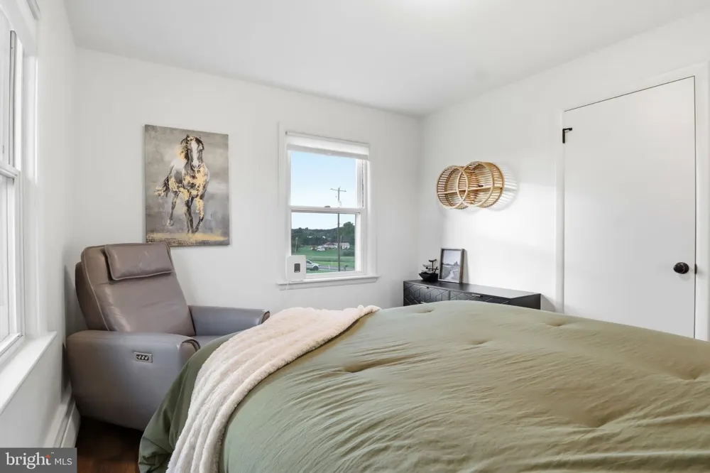 1724 JEFFERSON ROAD Spring Grove, PA 17362