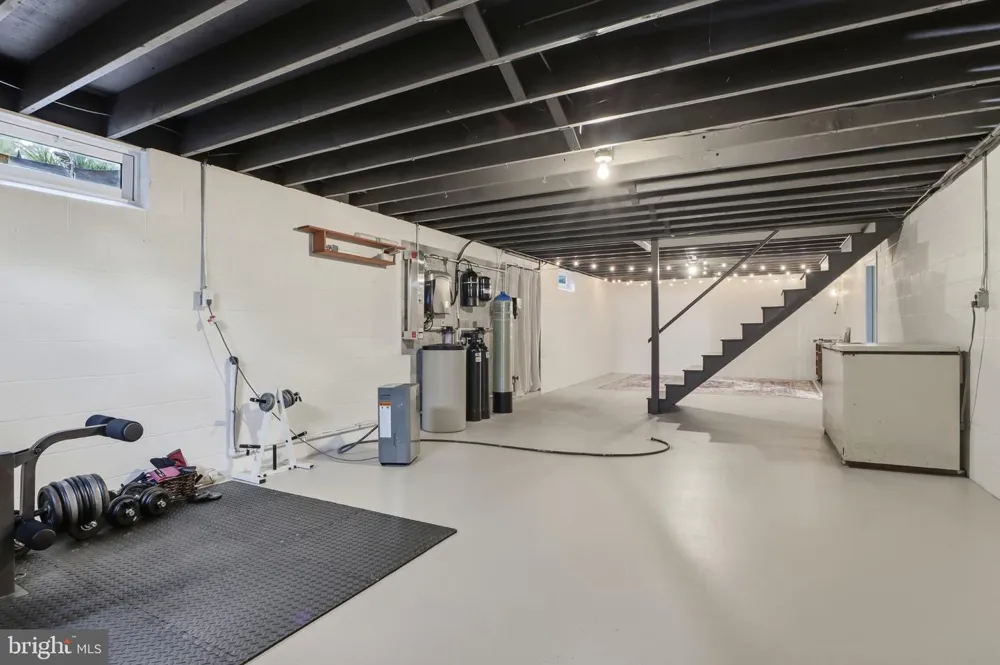 1724 JEFFERSON ROAD Spring Grove, PA 17362