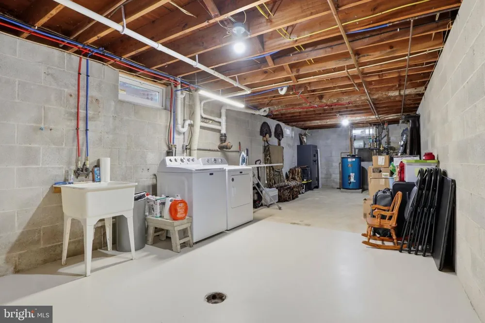 1724 JEFFERSON ROAD Spring Grove, PA 17362