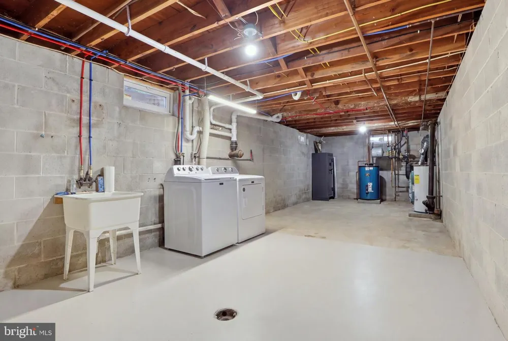 1724 JEFFERSON ROAD Spring Grove, PA 17362