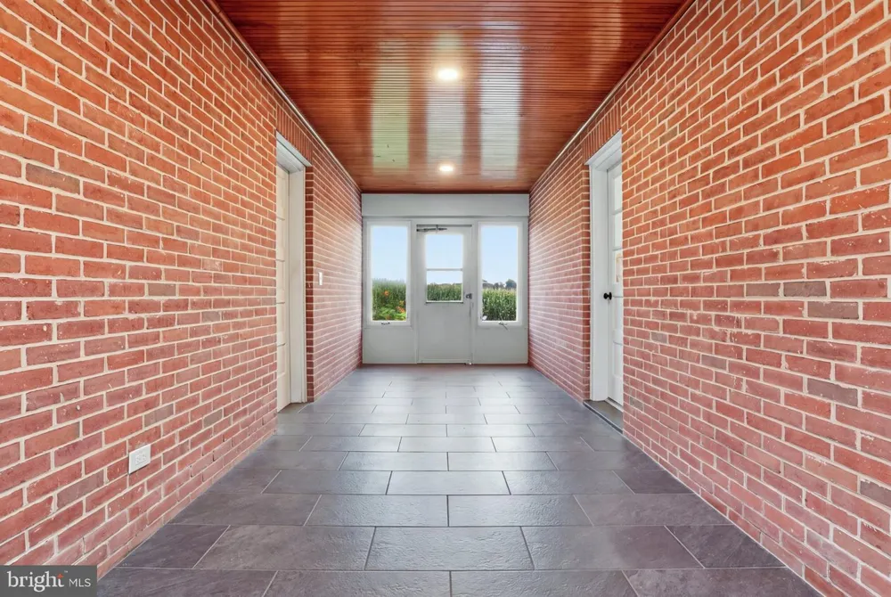 1724 JEFFERSON ROAD Spring Grove, PA 17362