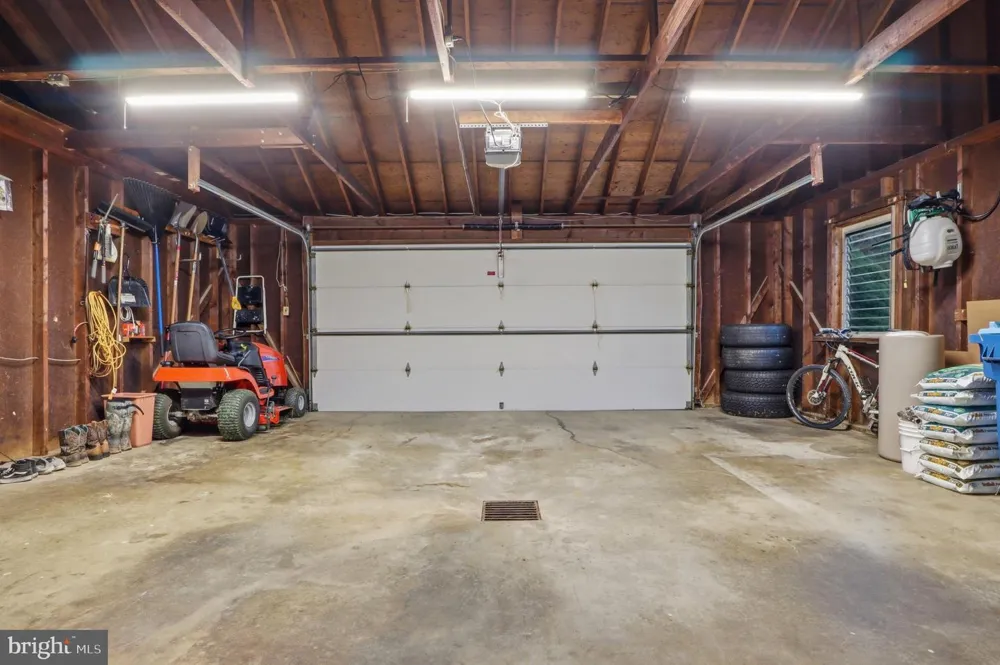 1724 JEFFERSON ROAD Spring Grove, PA 17362