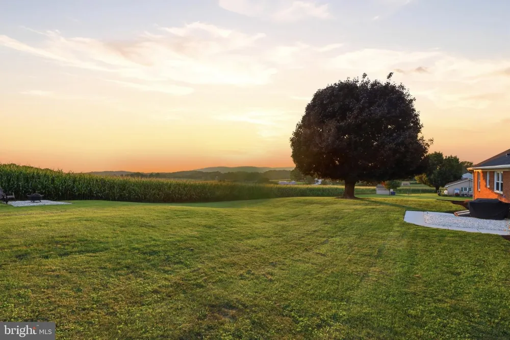 1724 JEFFERSON ROAD Spring Grove, PA 17362