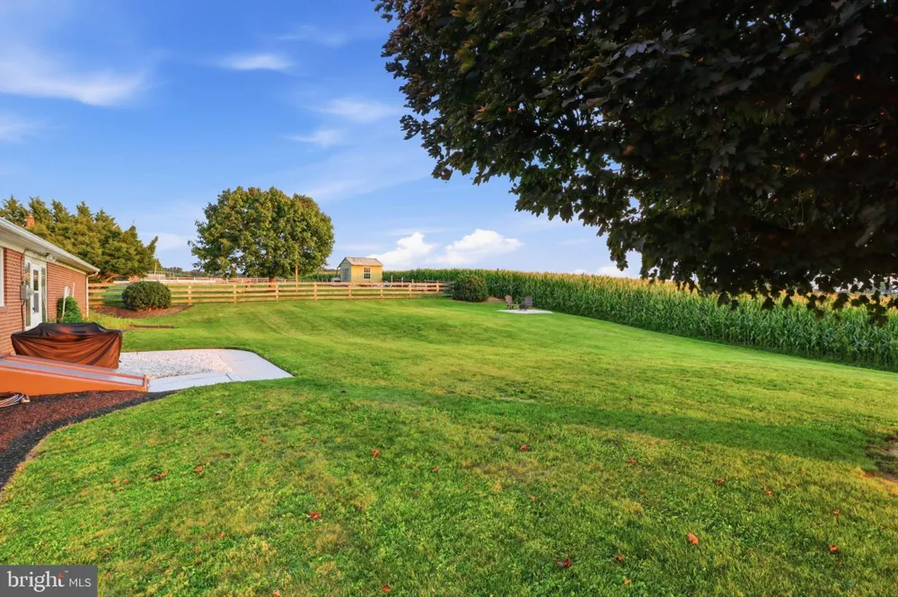 1724 JEFFERSON ROAD Spring Grove, PA 17362