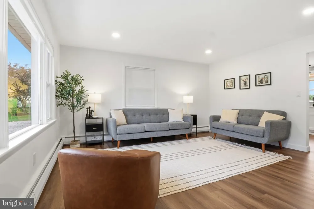 1724 JEFFERSON ROAD Spring Grove, PA 17362
